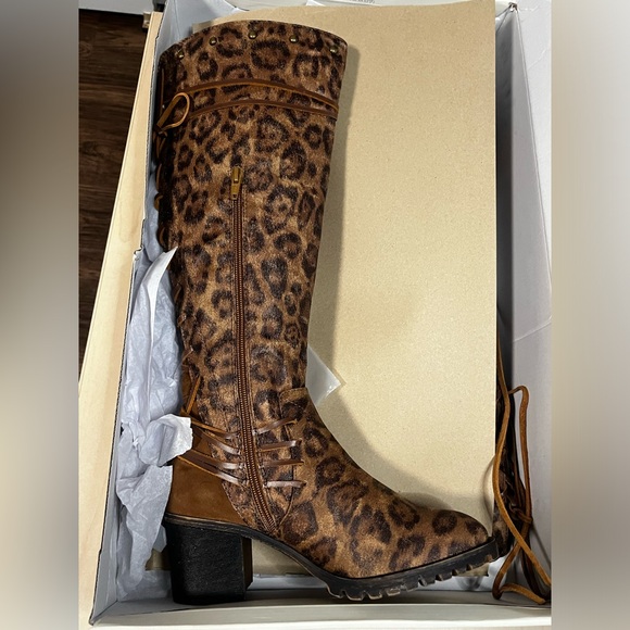 NEW in Box Leopard Print Comfort Boots - Picture 1 of 4